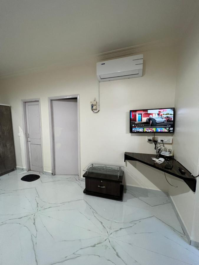 Studio Apartment -Dom Francisco Candolim Bagian luar foto